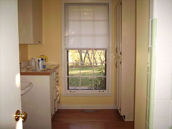 Utility Room with Full Bath/shower