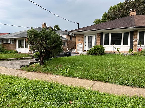 4th image of 40 Pender Cres #Lwr