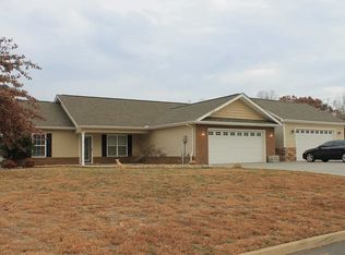 1103 Mandy Ct, White Pine, TN 37890