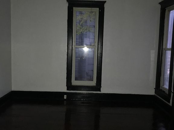 4th image of 1407 Tremont St