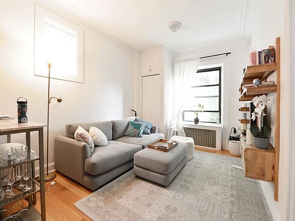 2nd image of 888 Carroll St APT 6
