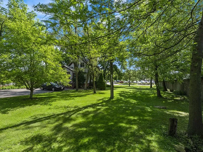 23026 N Main St — Photo 19