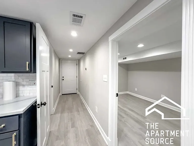 1536 N Hamlin Ave #G — Photo 12