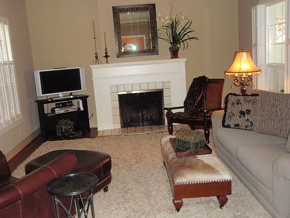 4th image of 43 W Monterey Ave