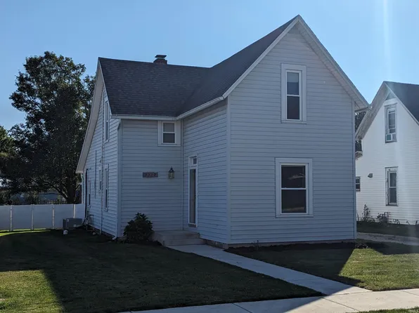 4312 Carl St, Woodburn, IN 46797