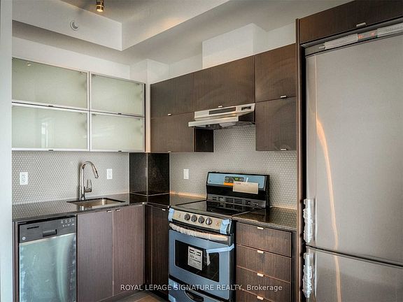 3rd image of 170 Fort York Blvd #2712