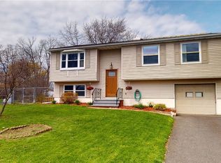 4956 Windgate Rd, Liverpool, NY 13088