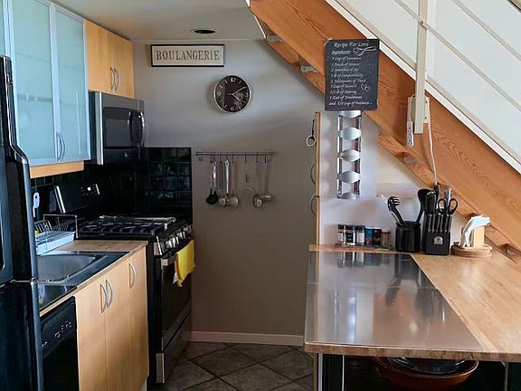 4th image of 933 Seymour St #8