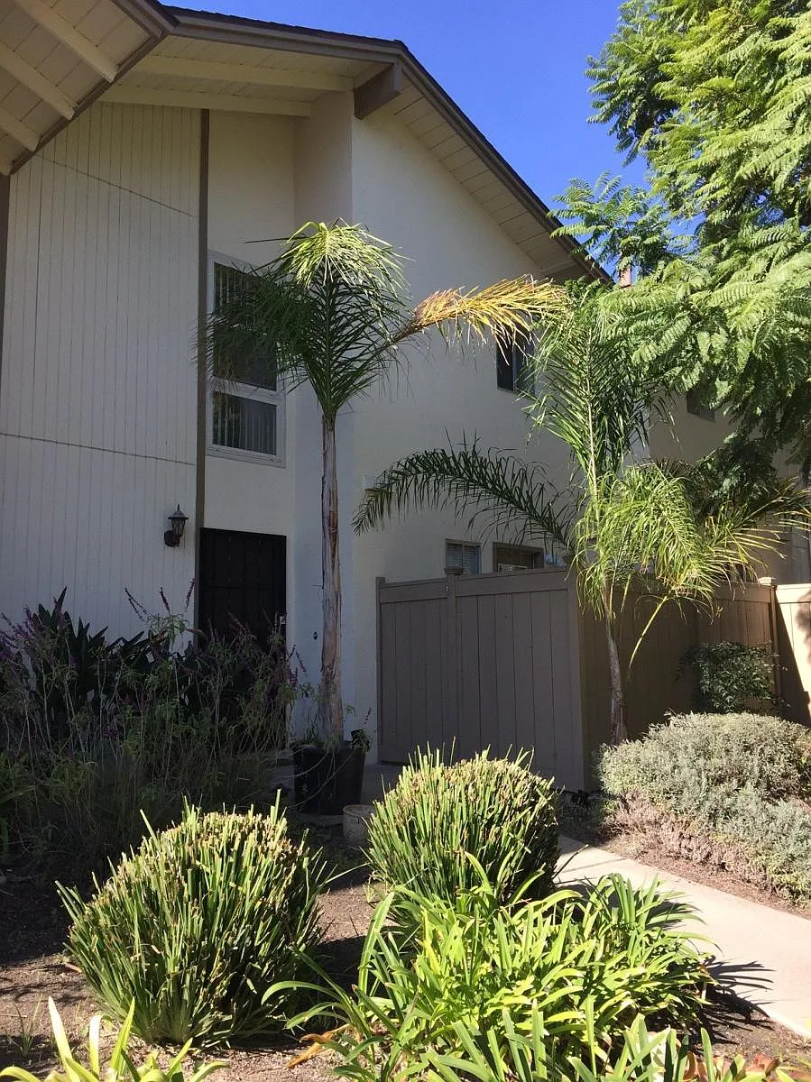 front entrence - 3612 Harvard Dr #B