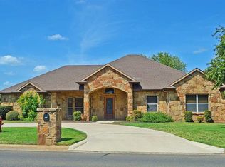 318 Firestone Dr, Meadowlakes, TX 78654