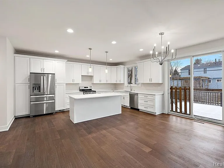 2911 Walsh Dr — Photo 16