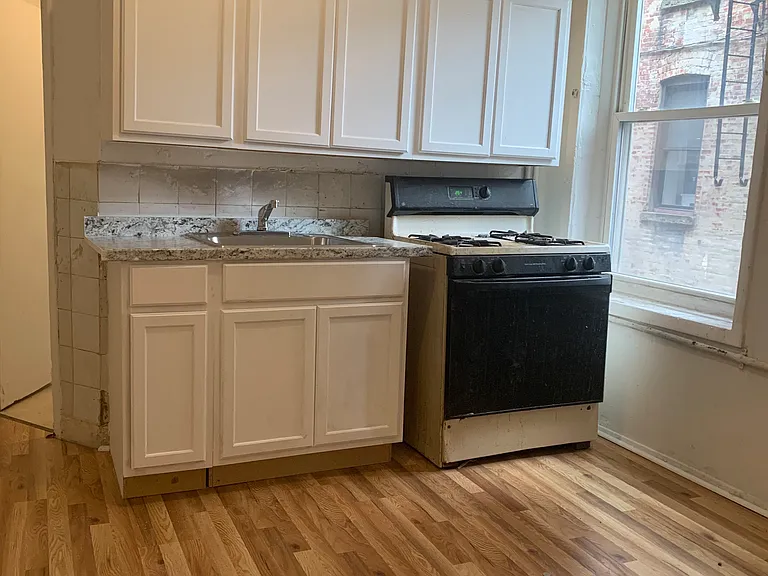 148 Summit Ave #3 — Photo 8