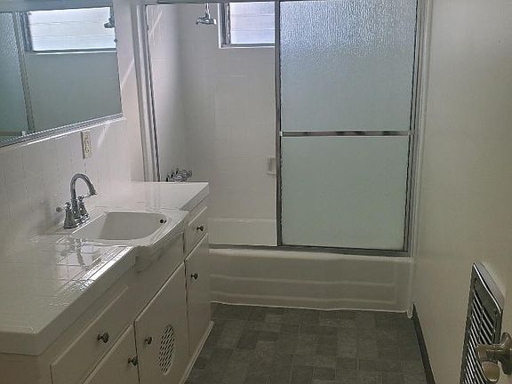 5th image of 909 N Cedar St #5