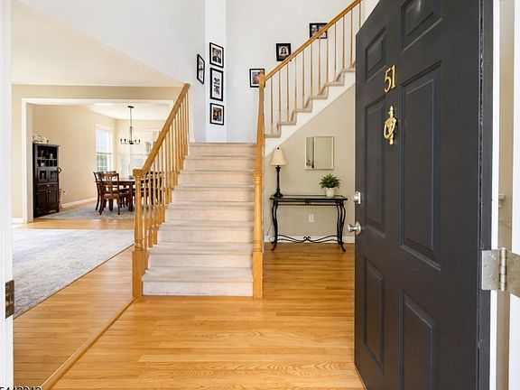4th image of 51 Bouwrey Pl