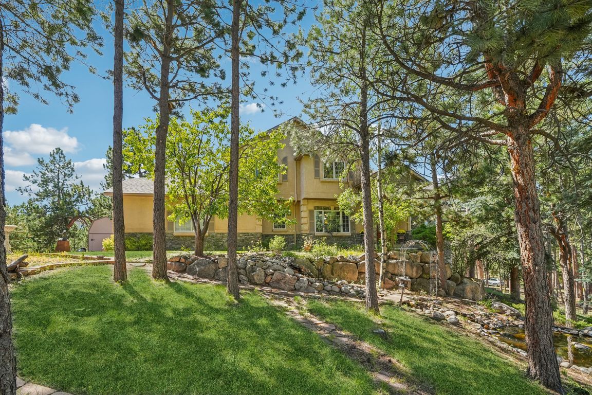 Colonial Park Dr-L1609-003.jpg