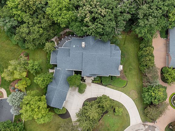 2nd image of 3 Hillburn Ct