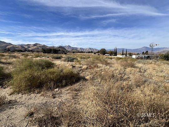 4th image of Larsen Rd