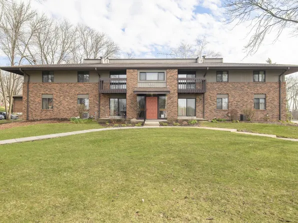 350 Park Hill DRIVE #E, Pewaukee, WI 53072