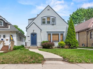 4350 N Woodburn St, Milwaukee, WI 53211