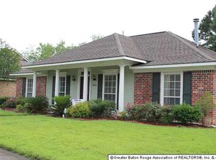 5626 Round Forrest Dr, Baton Rouge, LA 70817