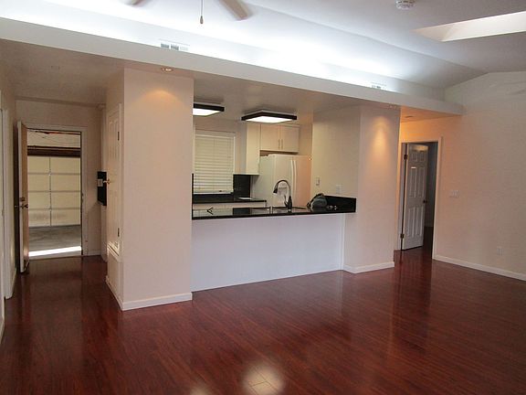 3rd image of 611 Placer Ln