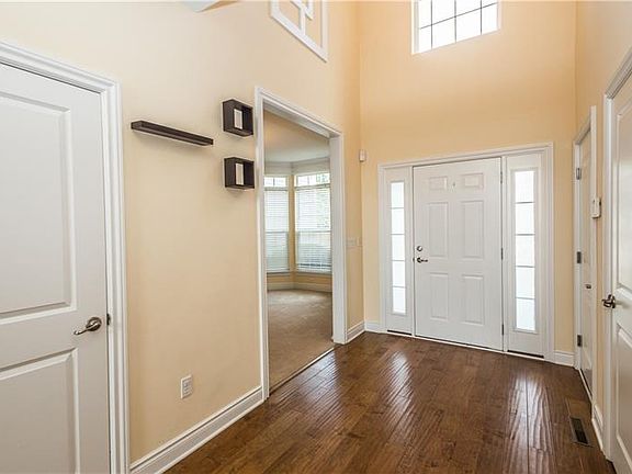 2nd image of 232 Bentbrook Cir