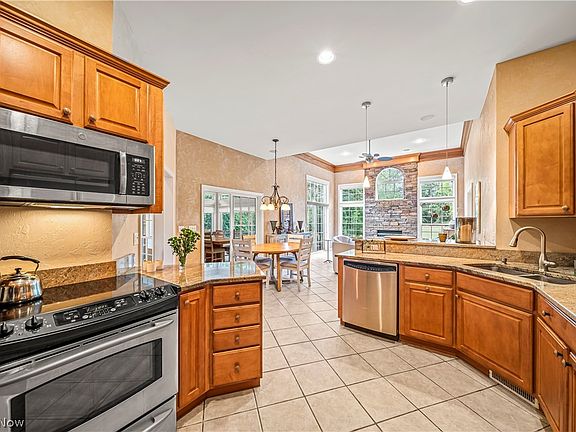 3rd image of 308 Gretna Green Dr