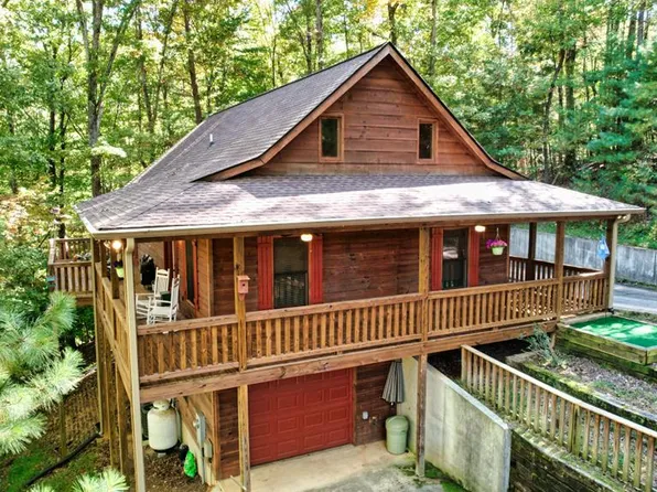 136 Elba Ct, Ellijay, GA 30540
