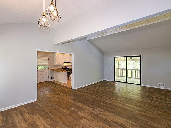 3rd image of 175 Little Brook Dr