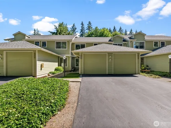 3949 NW Fairway Lane, Bremerton, WA 98312