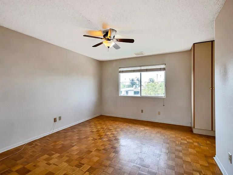 525 E Alameda Dr — Photo 22