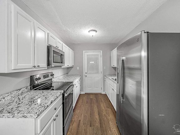 4th image of 112 Berkley Dr