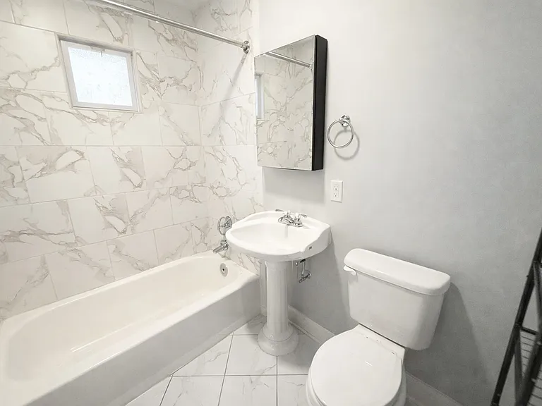3155 W Augusta Blvd #G — Photo 8