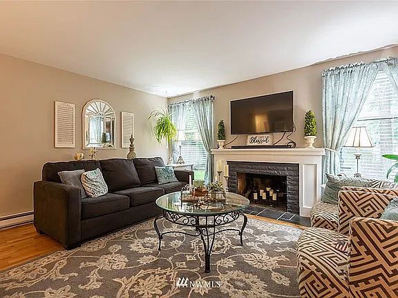 3rd image of 2311 S 284th Pl