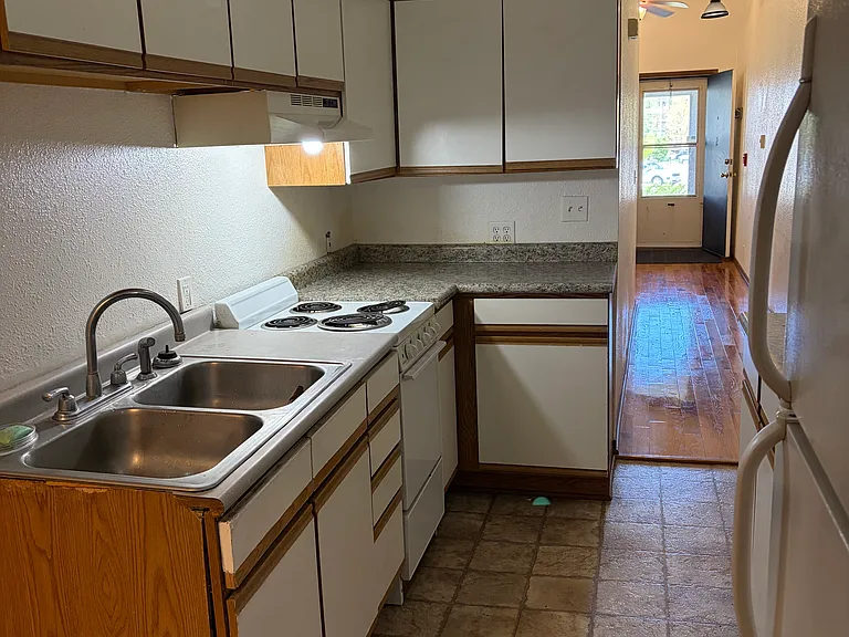 2916 Brattleboro Ave #2 — Photo 4