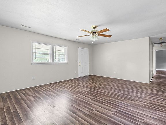 4th image of 1069 Palmyra Rd