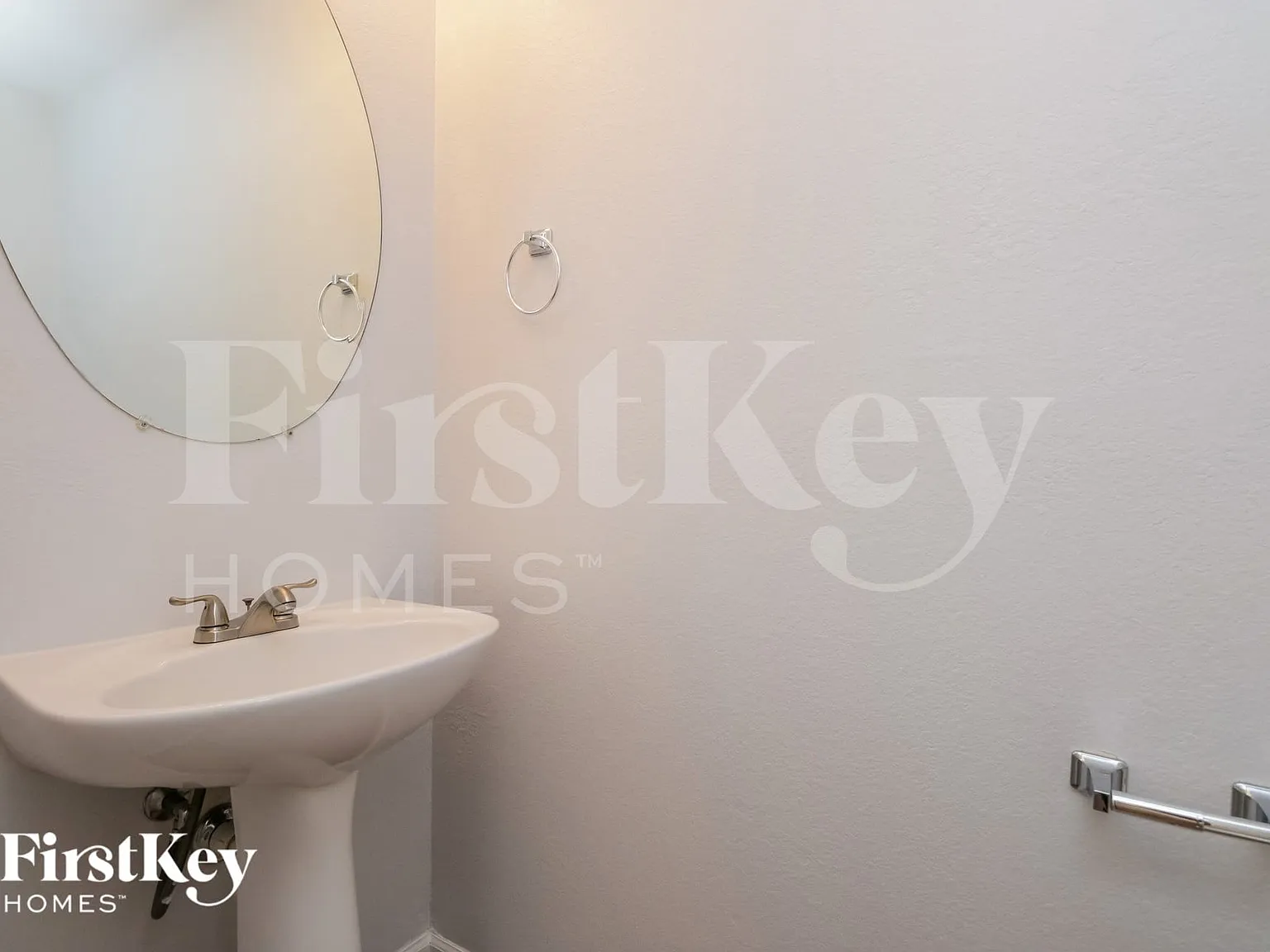 5 bed, 2.5 bath, 2305 sqft, $2,390 — Photo 1