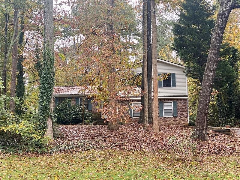 1st image of 361 Quail Hollow Dr