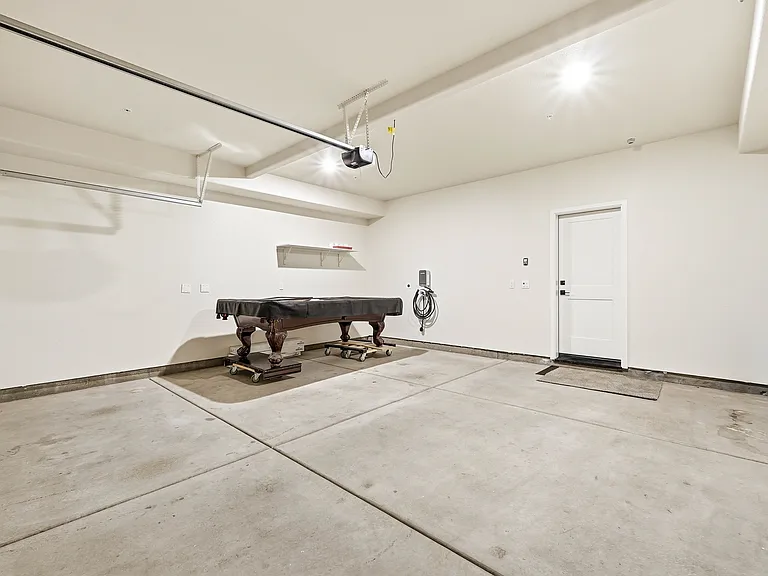3818 E Commerce Way — Photo 19
