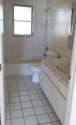 5th image of 2929 SW 7th Ave