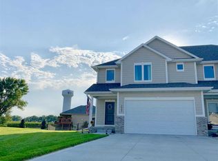 215 Delmar Cir, North Sioux City, SD 57049