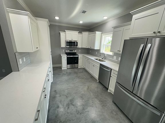 3rd image of 14 Old Hickory Dr
