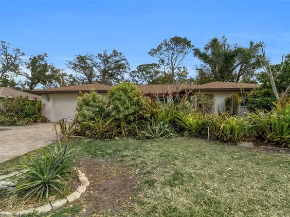 4867 Huntleigh Dr, Sarasota, FL 34233