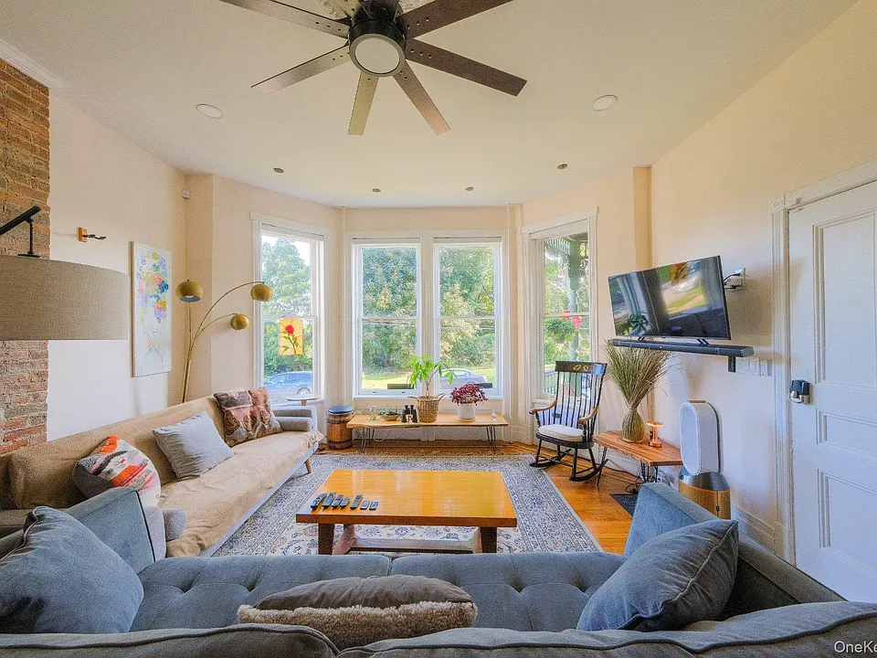 60 Bay View Ter #1
