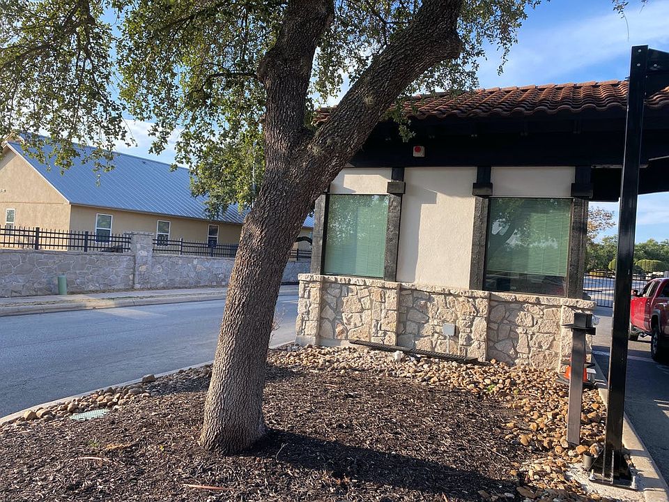 2nd image of 251 Lismore