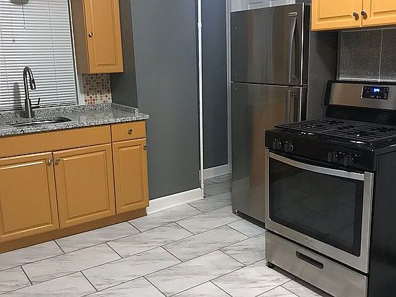 5th image of 3016 Harriet Ave