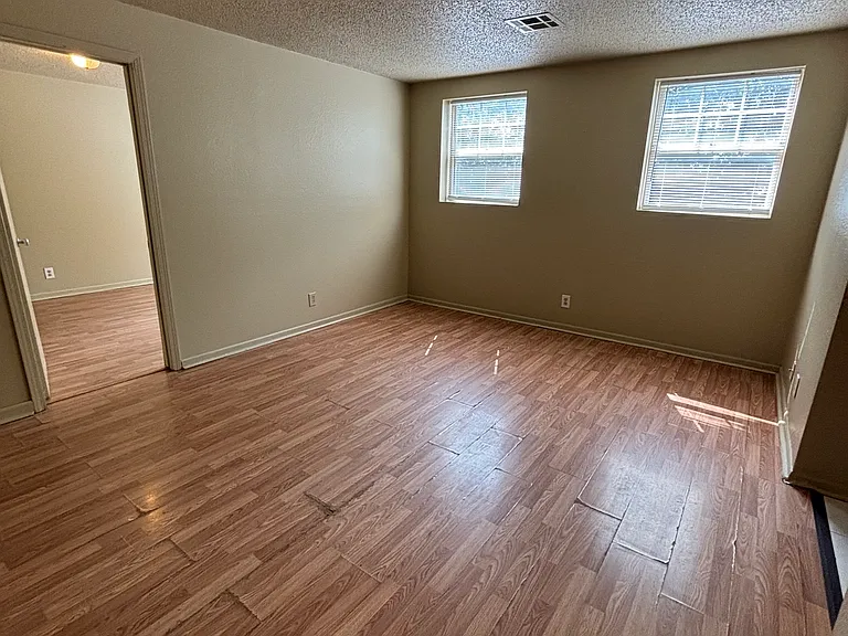 215 W Fairview St #303 — Photo 2
