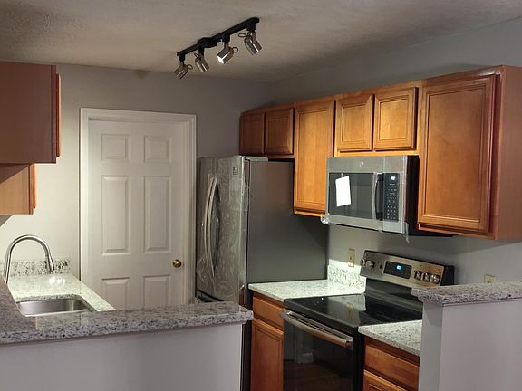 3rd image of 7329 Chatham Ct #6-6D