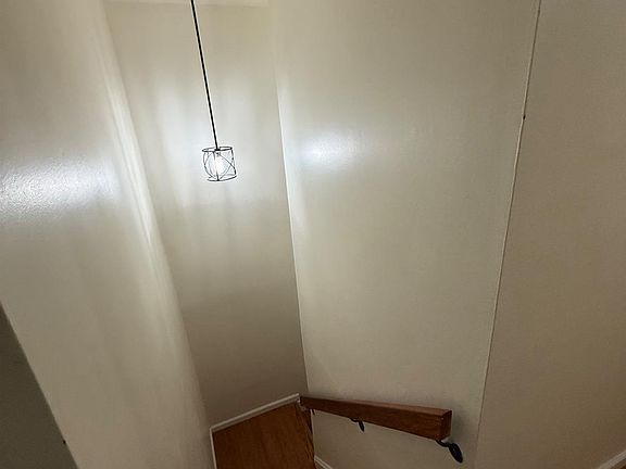 3rd image of 6 Boyard Ct Unit 6