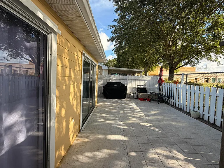 1530 Royal Forest Ct — Photo 9